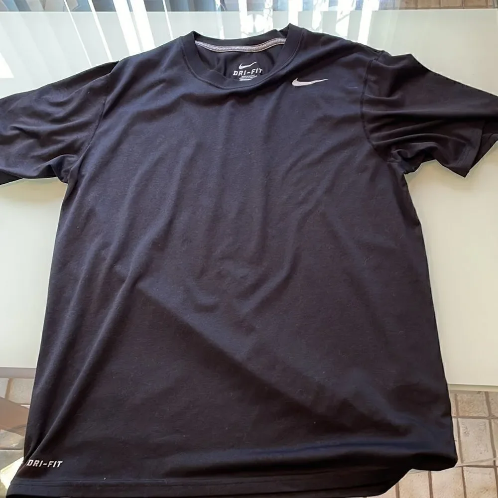 Nike t-shirt black medium dry fit